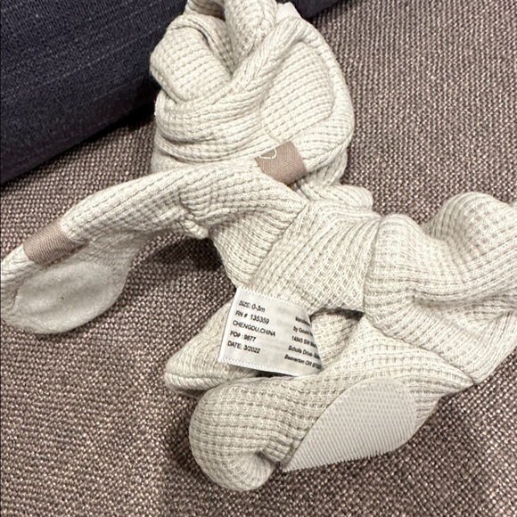 Pair of Goumikids Baby Booties, 0-3m - Picture 3 of 5